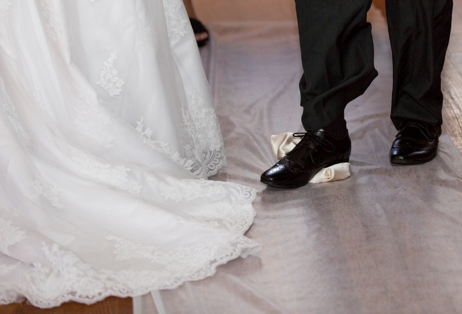 Why Do You Break A Glass At A Jewish Wedding